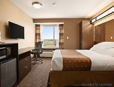Microtel Inn & Suites By Wyndham Blackfalds Екстер'єр фото